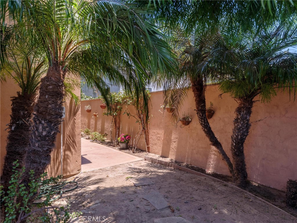 18426 Mansel Property Photo 55
