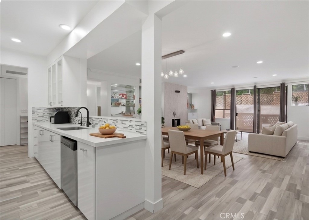1277 S S Beverly Glen Blvd #107 Property Photo 6