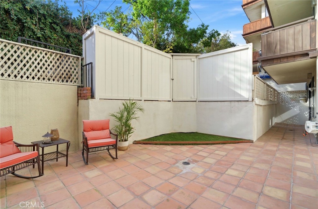 1277 S S Beverly Glen Blvd #107 Property Photo 33