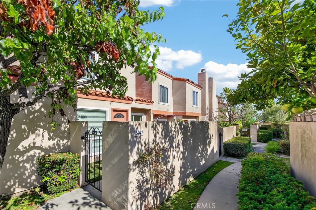 3442 Del Amo Blvd Property Photo 1