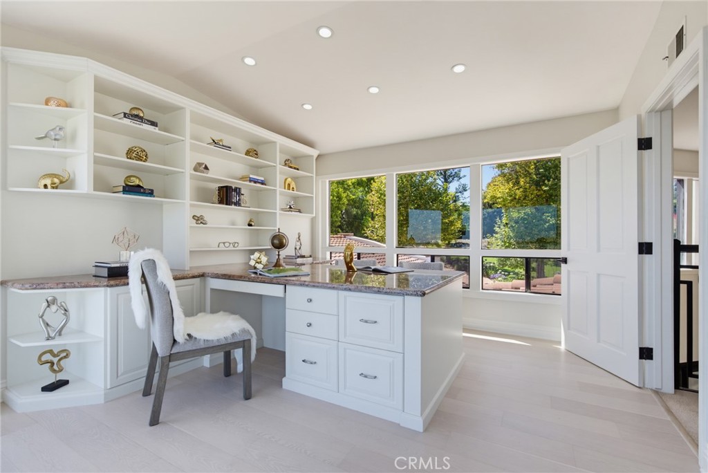8 Burrell Lane Property Photo 37