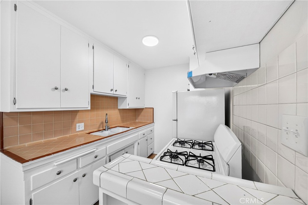 728 Cedar Property Photo 12