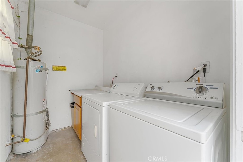5816 Woodman Ave Property Photo 5