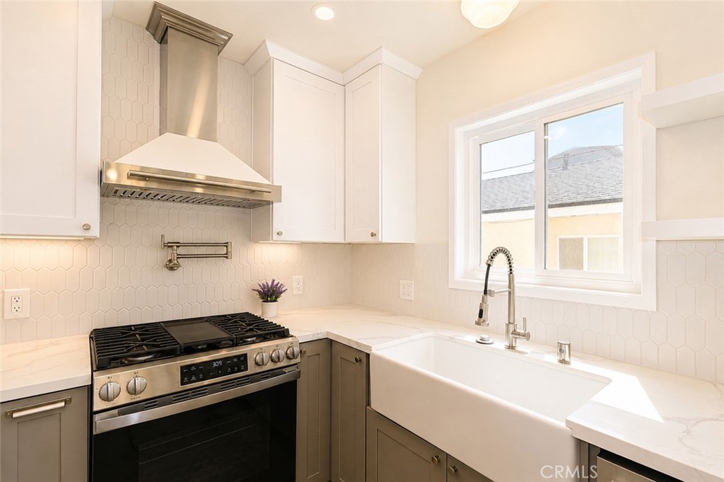 1026 Avenue A Property Photo 10