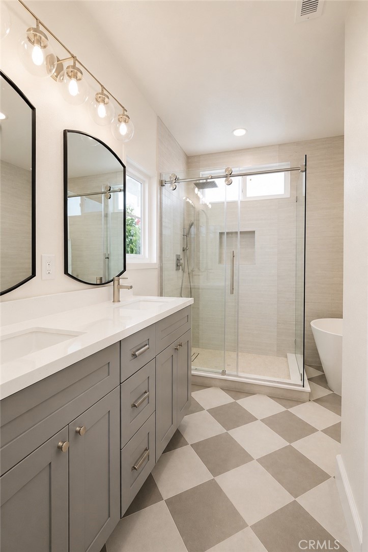 1026 Avenue A Property Photo 15