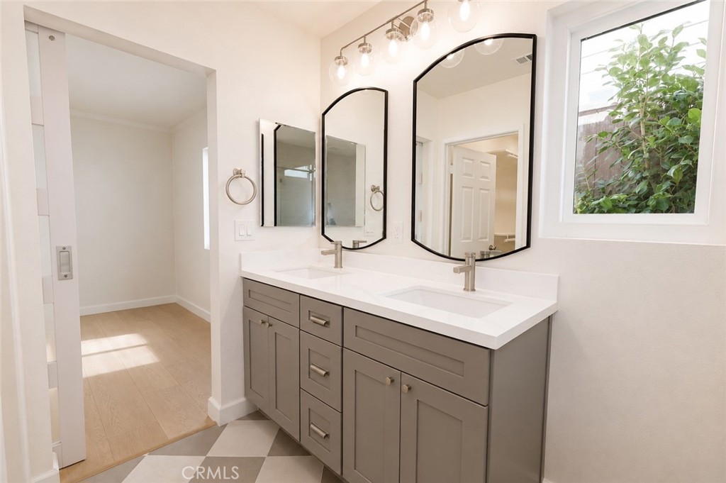 1026 Avenue A Property Photo 18