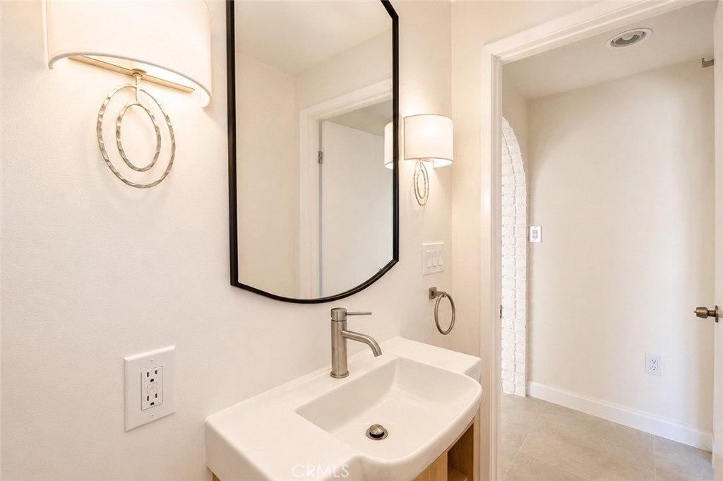 1026 Avenue A Property Photo 35
