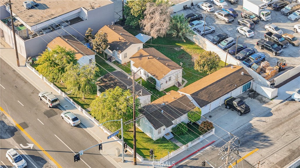 335 339 Centinela Ave Property Photo 3