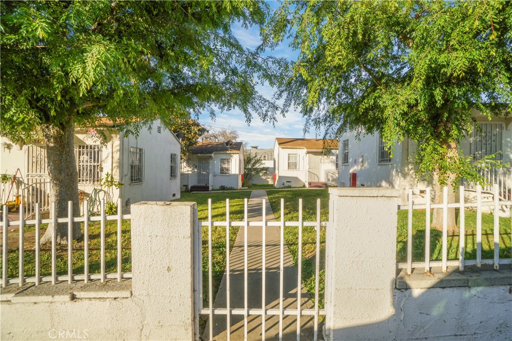 335 339 Centinela Ave Property Photo 6