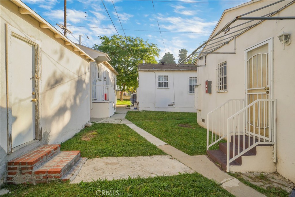 335 339 Centinela Ave Property Photo 11