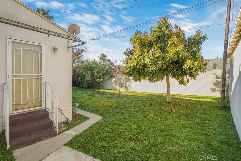 335 339 Centinela Ave Property Photo 12