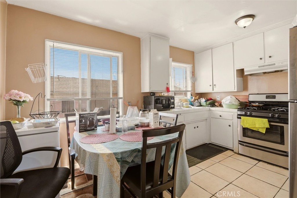 925 Larch Property Photo 22