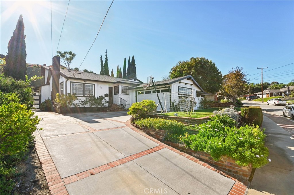 2120 Ronsard Road Property Photo 2