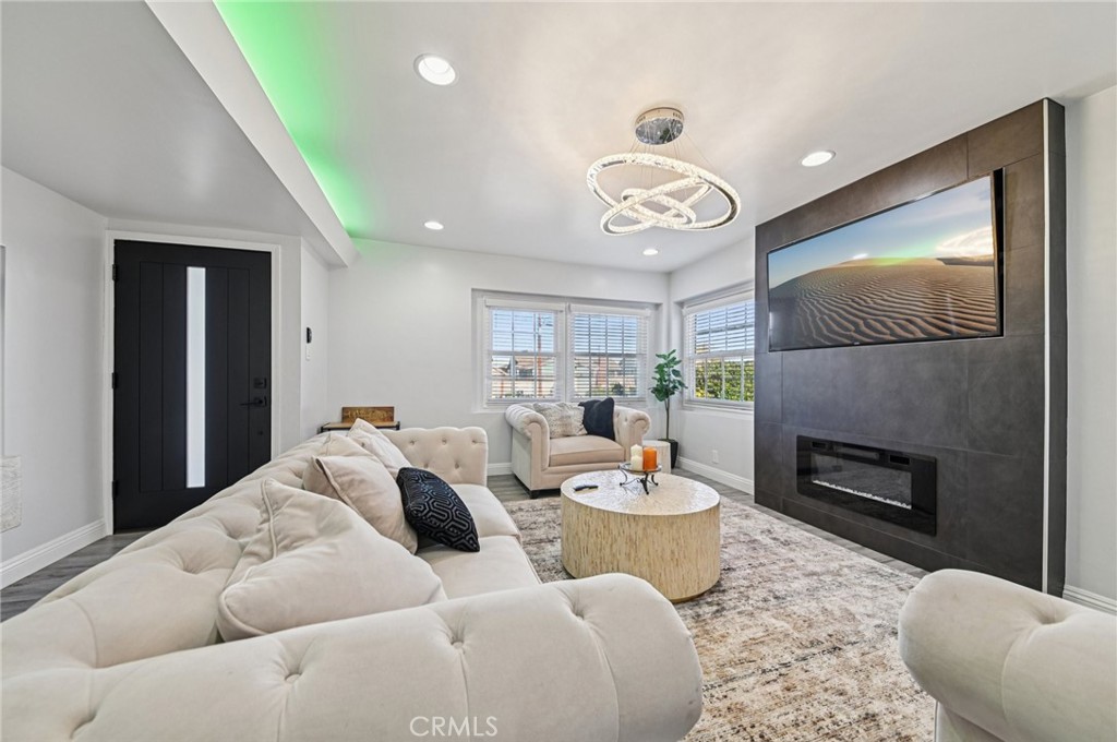 2120 Ronsard Road Property Photo 3
