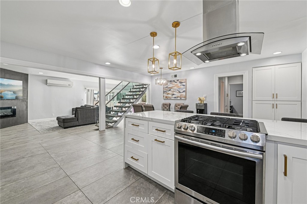 2120 Ronsard Road Property Photo 9