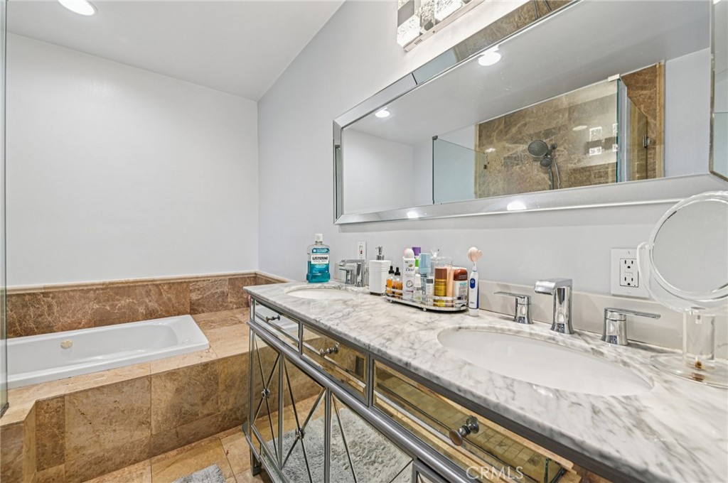 2120 Ronsard Road Property Photo 20