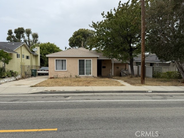 2909 N Valley Property Photo 2