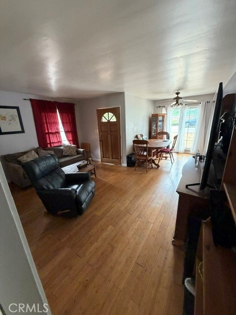2909 N Valley Property Photo 4