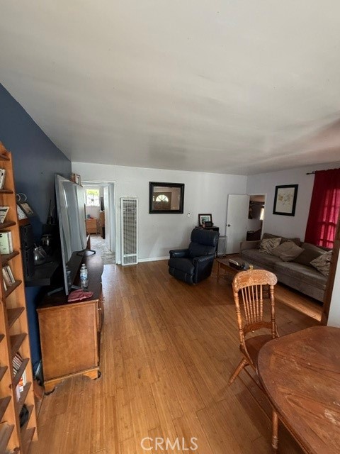 2909 N Valley Property Photo 5