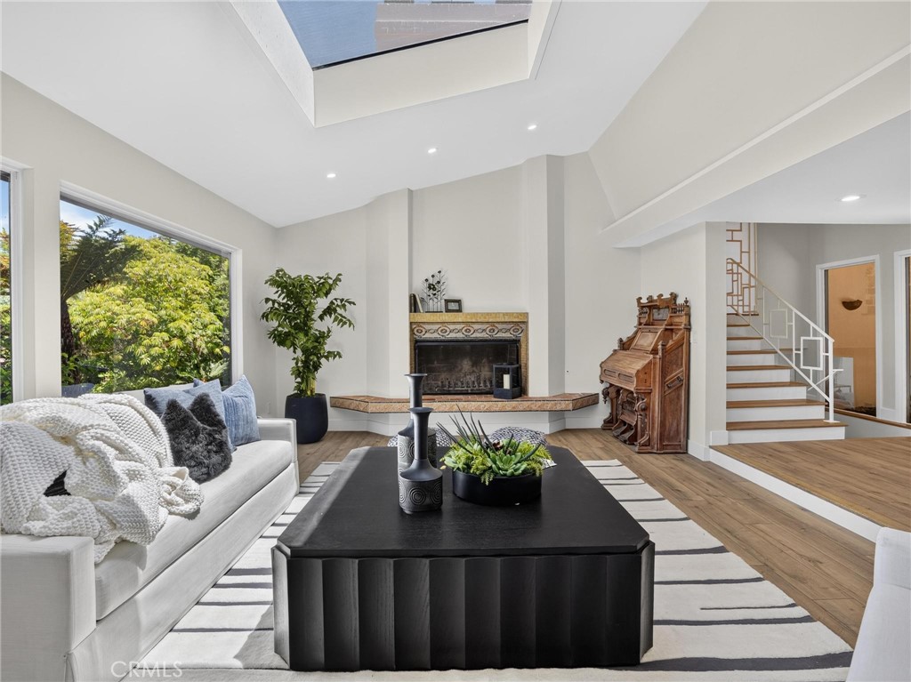 988 Via Rincon Property Photo 3