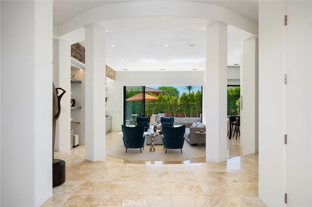 50070 Via De Moda Property Photo 7