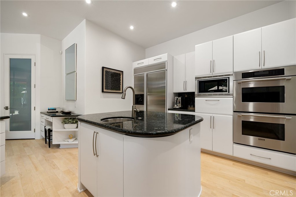 50070 Via De Moda Property Photo 27
