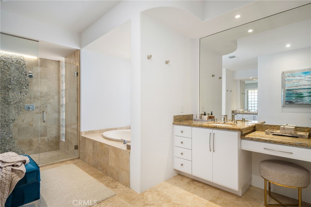 50070 Via De Moda Property Photo 40