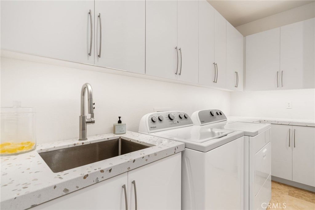 50070 Via De Moda Property Photo 50