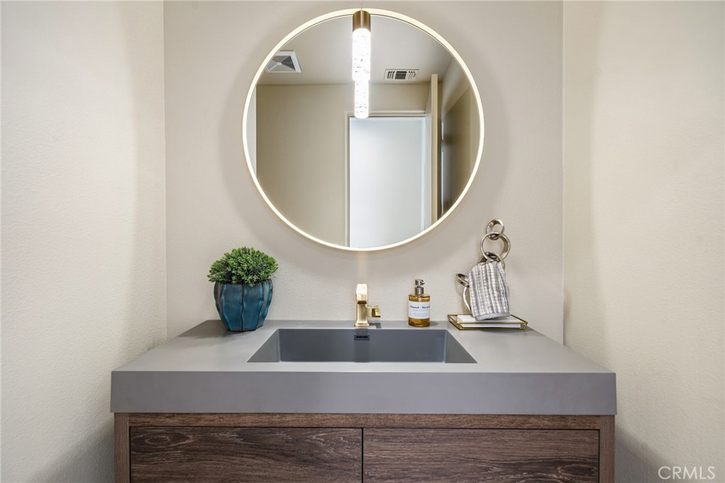 50070 Via De Moda Property Photo 52