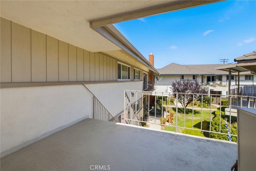 23051 Nadine Circle B Property Photo 2
