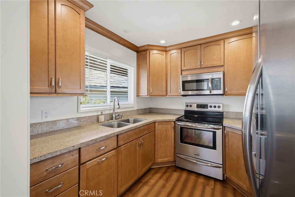 23051 Nadine Circle B Property Photo 8
