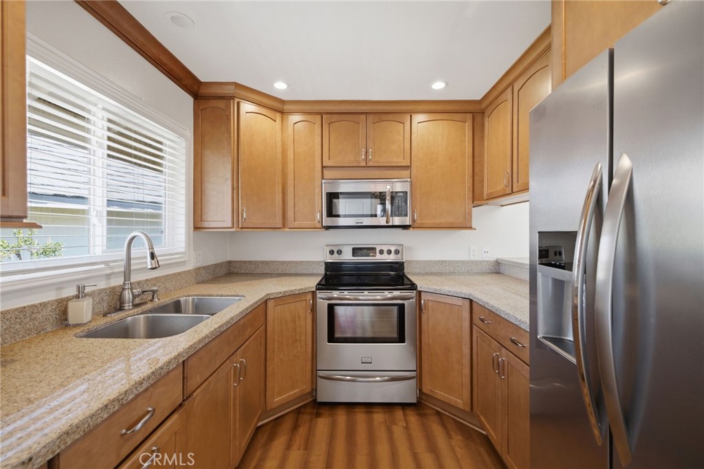 23051 Nadine Circle B Property Photo 9