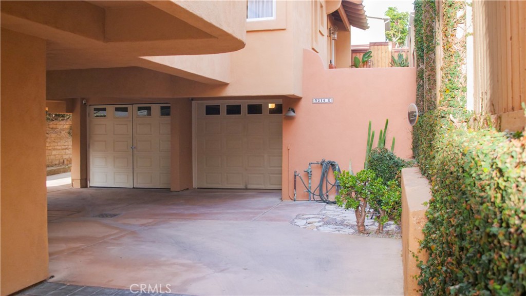 214 N Irena B Property Photo 2