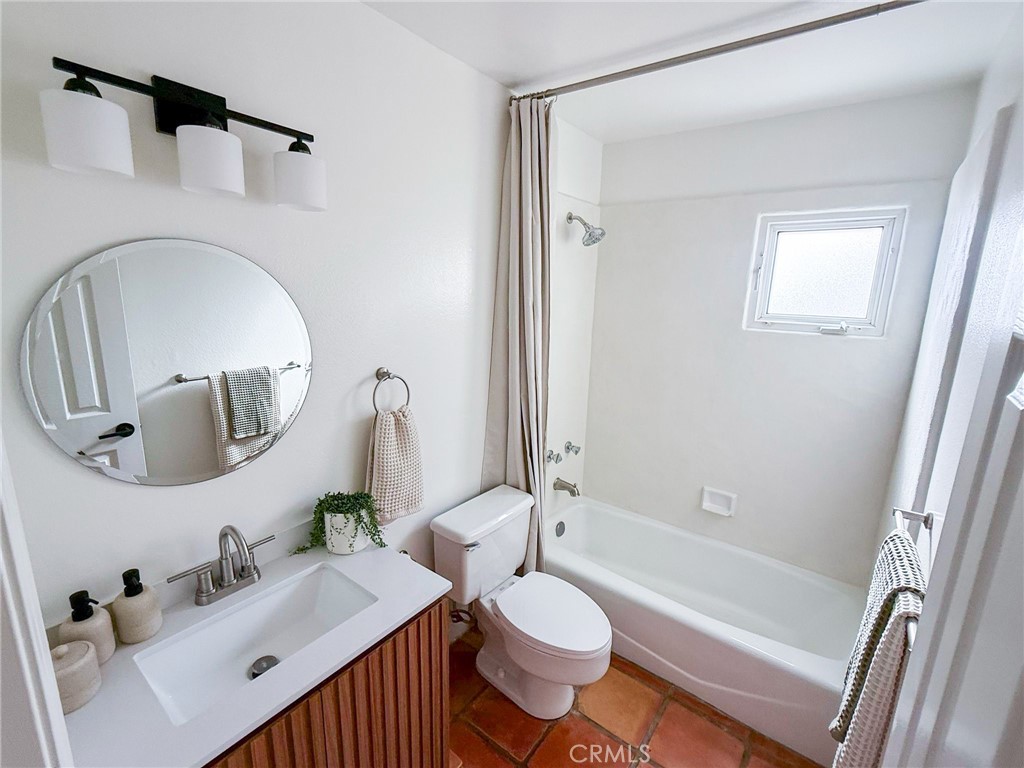 214 N Irena B Property Photo 23