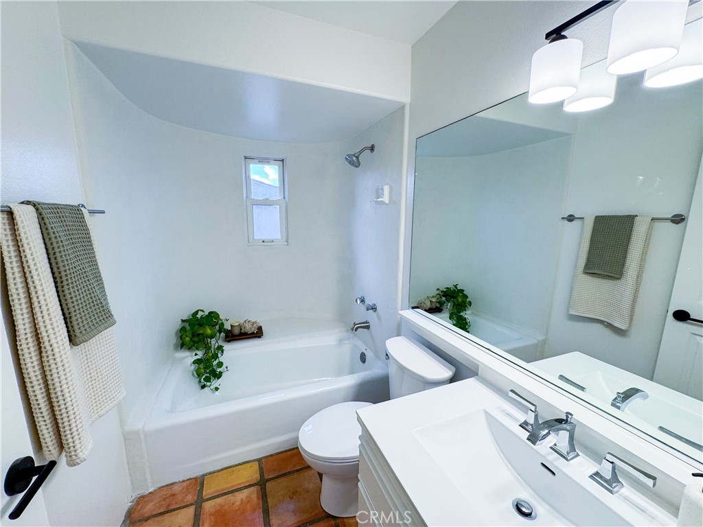 214 N Irena B Property Photo 33