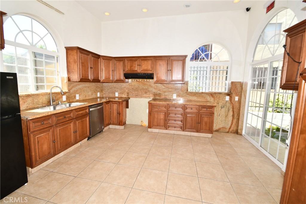 14103 Fonthill Avenue Property Photo 29