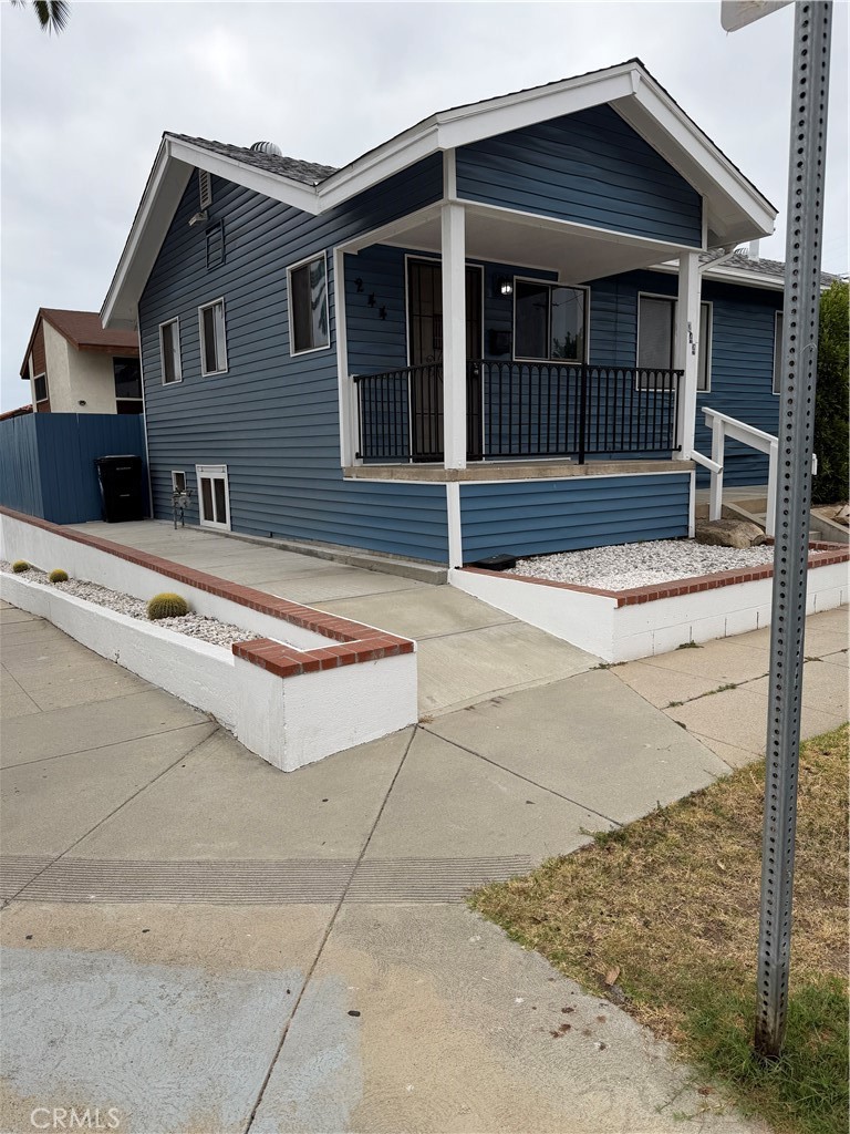 240 N Meyler Property Photo 4