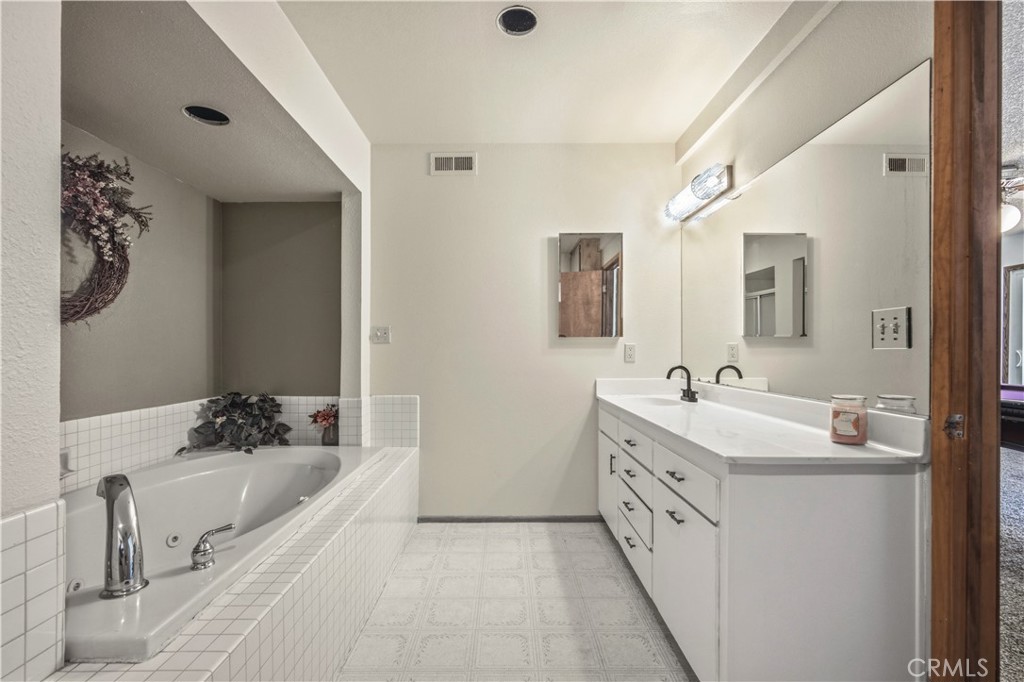 23771 Zuger Dr Property Photo 28