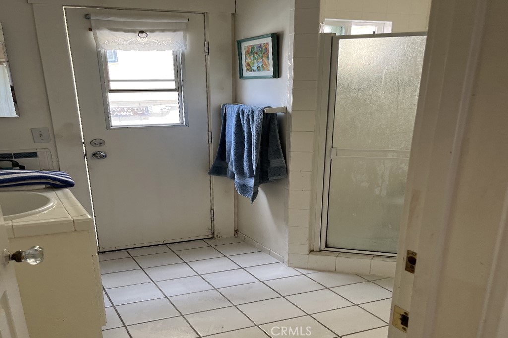 335 Clemente Avenue Property Photo 8