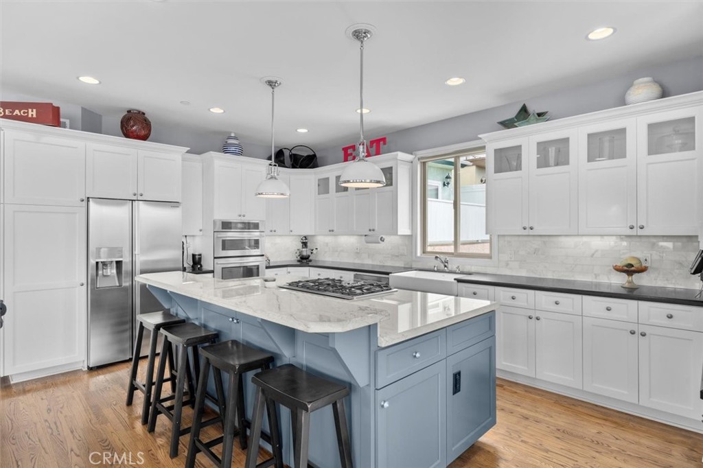 614 Manhattan Beach Boulevard Property Photo 1