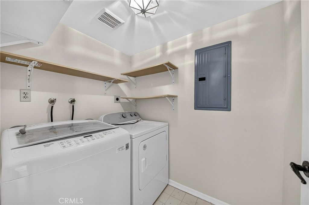 3431 Artesia 21 Property Photo 6