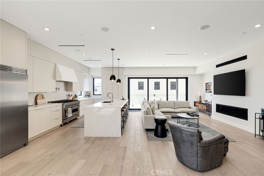 622 1st Place Property Photo 8