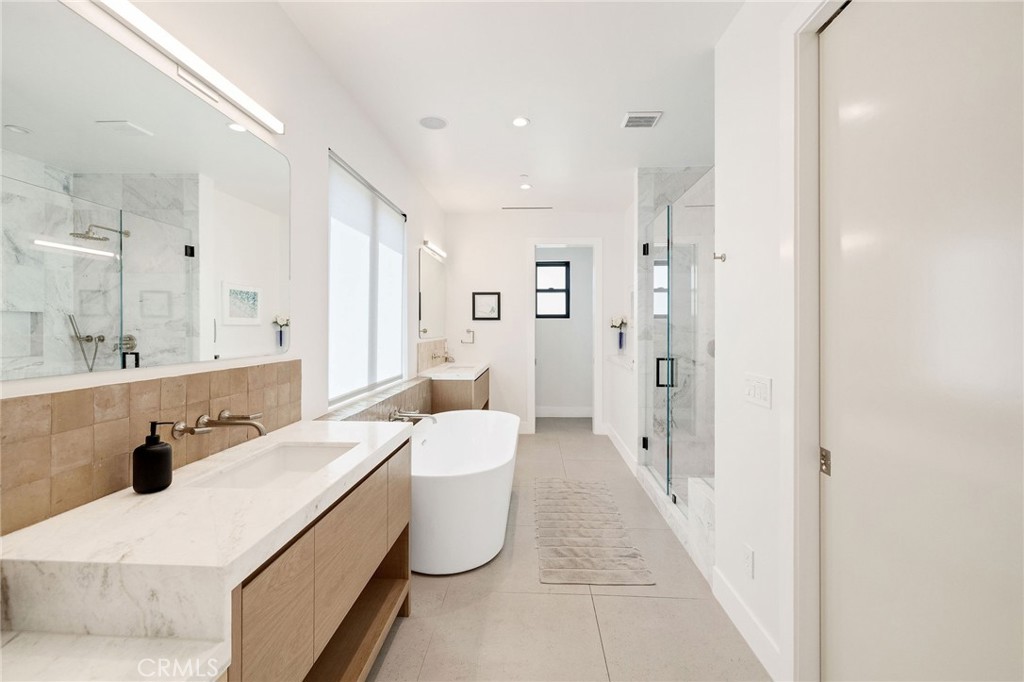 622 1st Place Property Photo 16