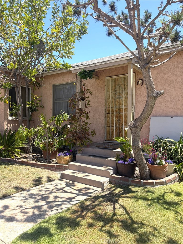 3854 Tilden Avenue Property Photo 2