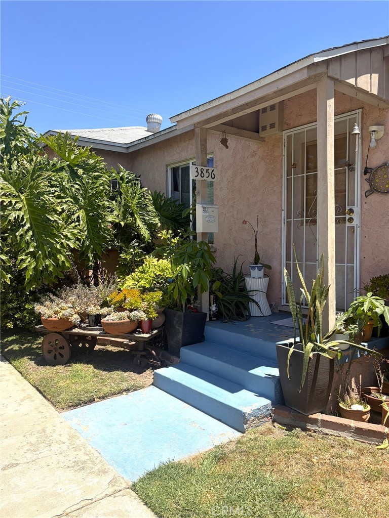 3854 Tilden Avenue Property Photo 3