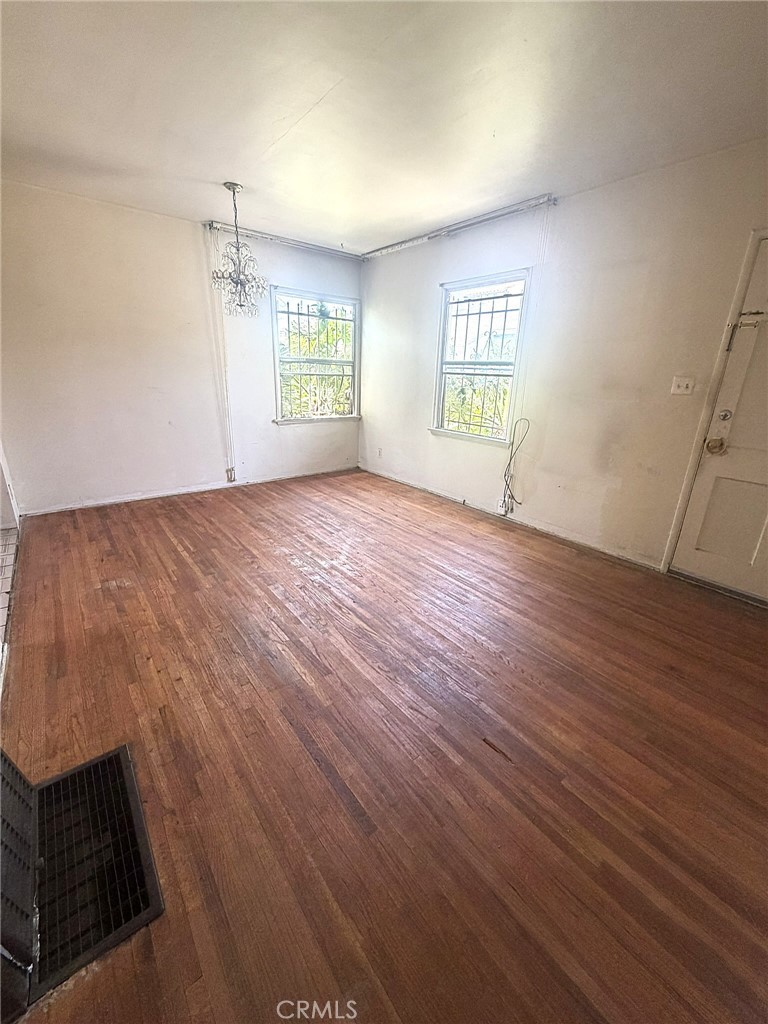 3854 Tilden Avenue Property Photo 5