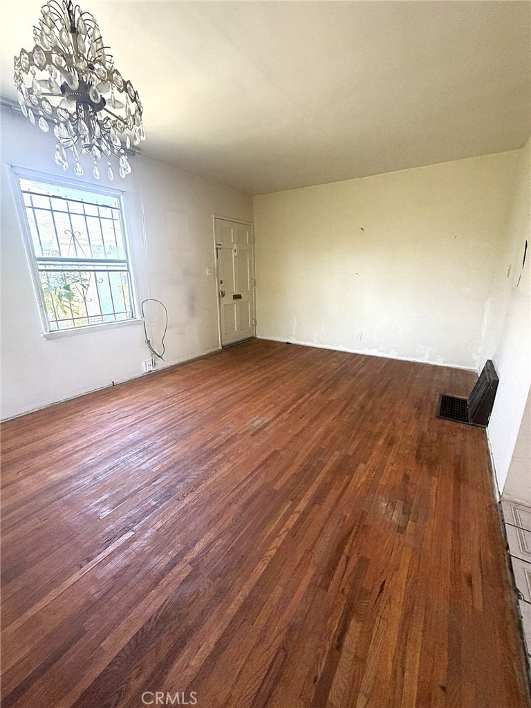 3854 Tilden Avenue Property Photo 8