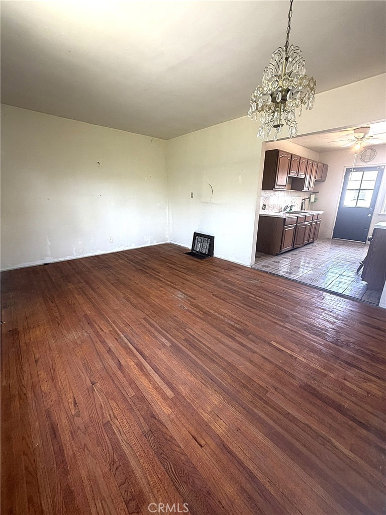 3854 Tilden Avenue Property Photo 10
