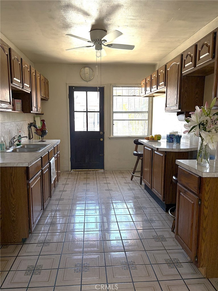 3854 Tilden Avenue Property Photo 11