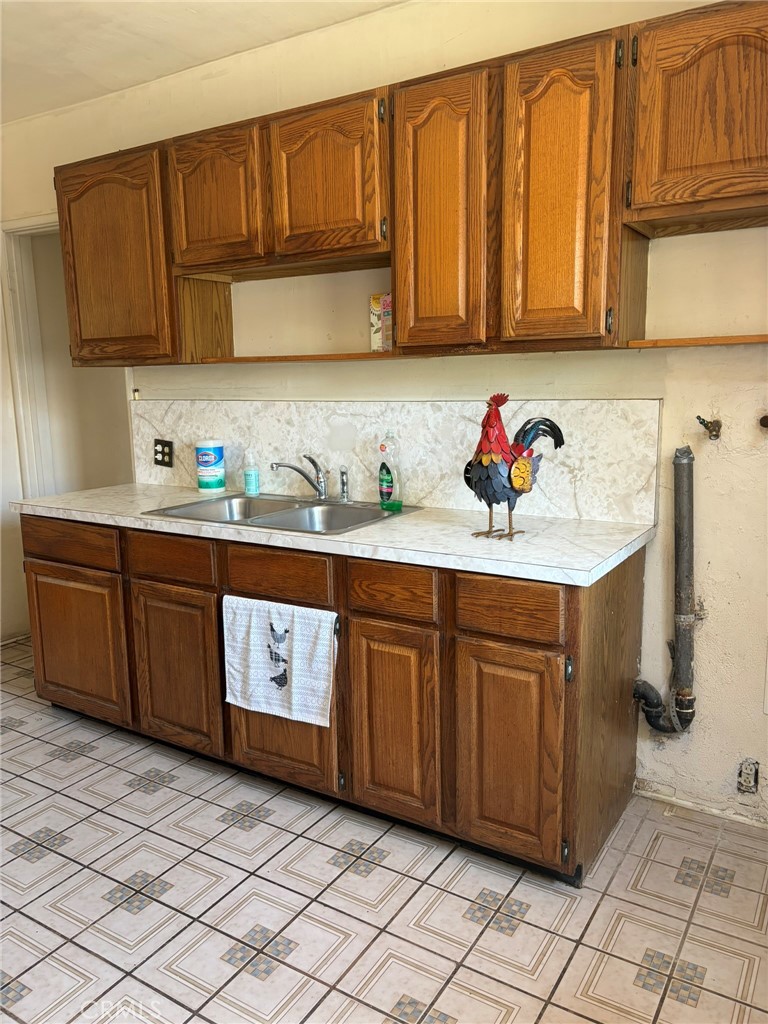 3854 Tilden Avenue Property Photo 12
